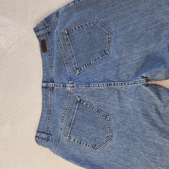 RIDERS BY LEE WOMENS JEANS SIZE 18 WASHED BLUE COLOR - Picture 6 of 13